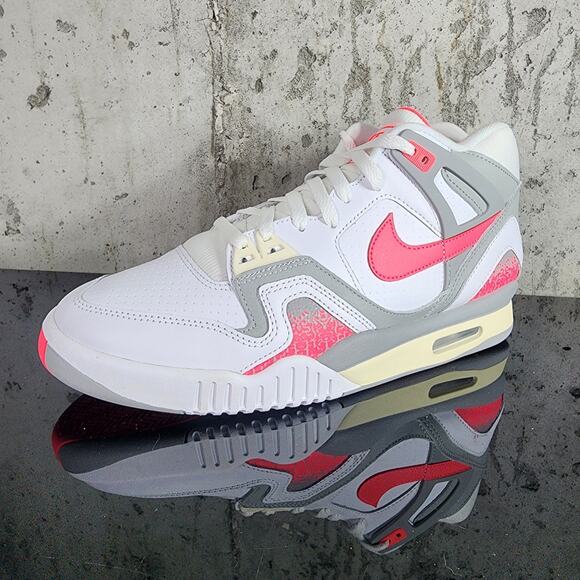 Athletic_Shoes